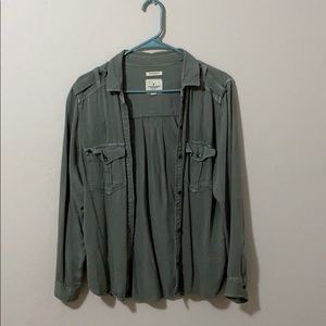American Eagle Army Green Button Up Shirt